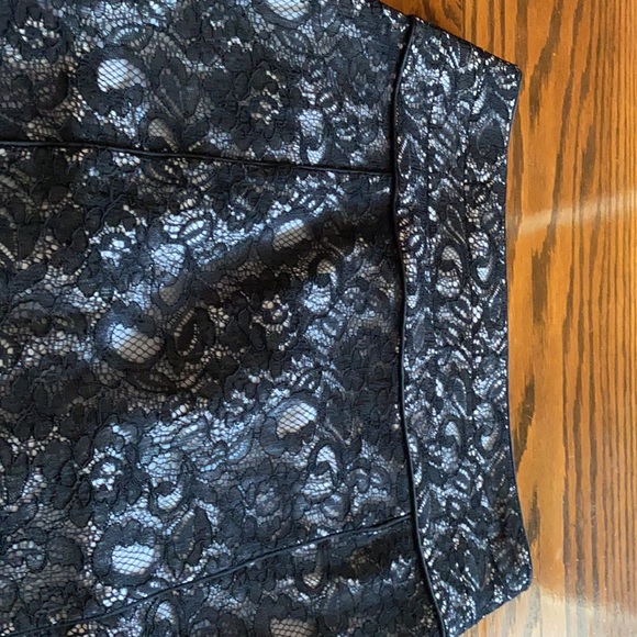 NWOT H&M lined lace skirt - Picture 3 of 6